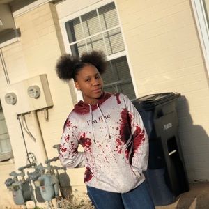 Meet your Posher, Jonique